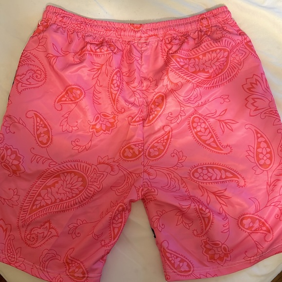Skull Heart Pink Shorts | Graphic Shorts - Picture 2 of 2